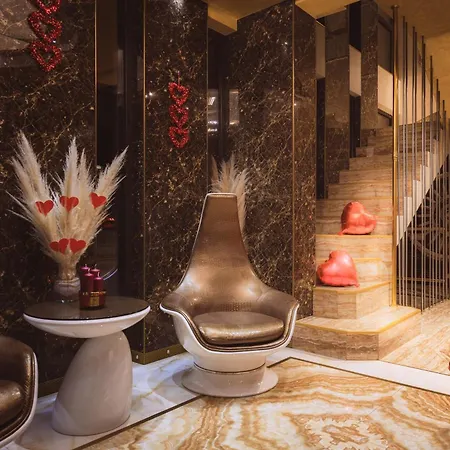 Apartment Hidden Bank: Cash *