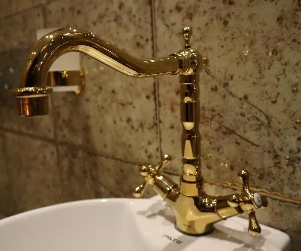 Hidden Bank: Cash 公寓